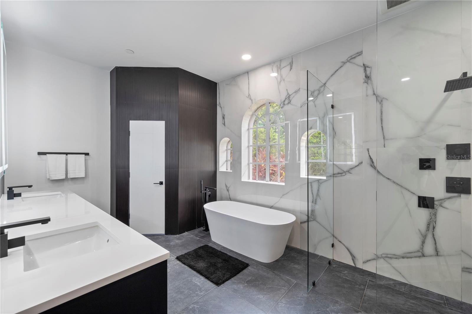 O6300031 Property Photo