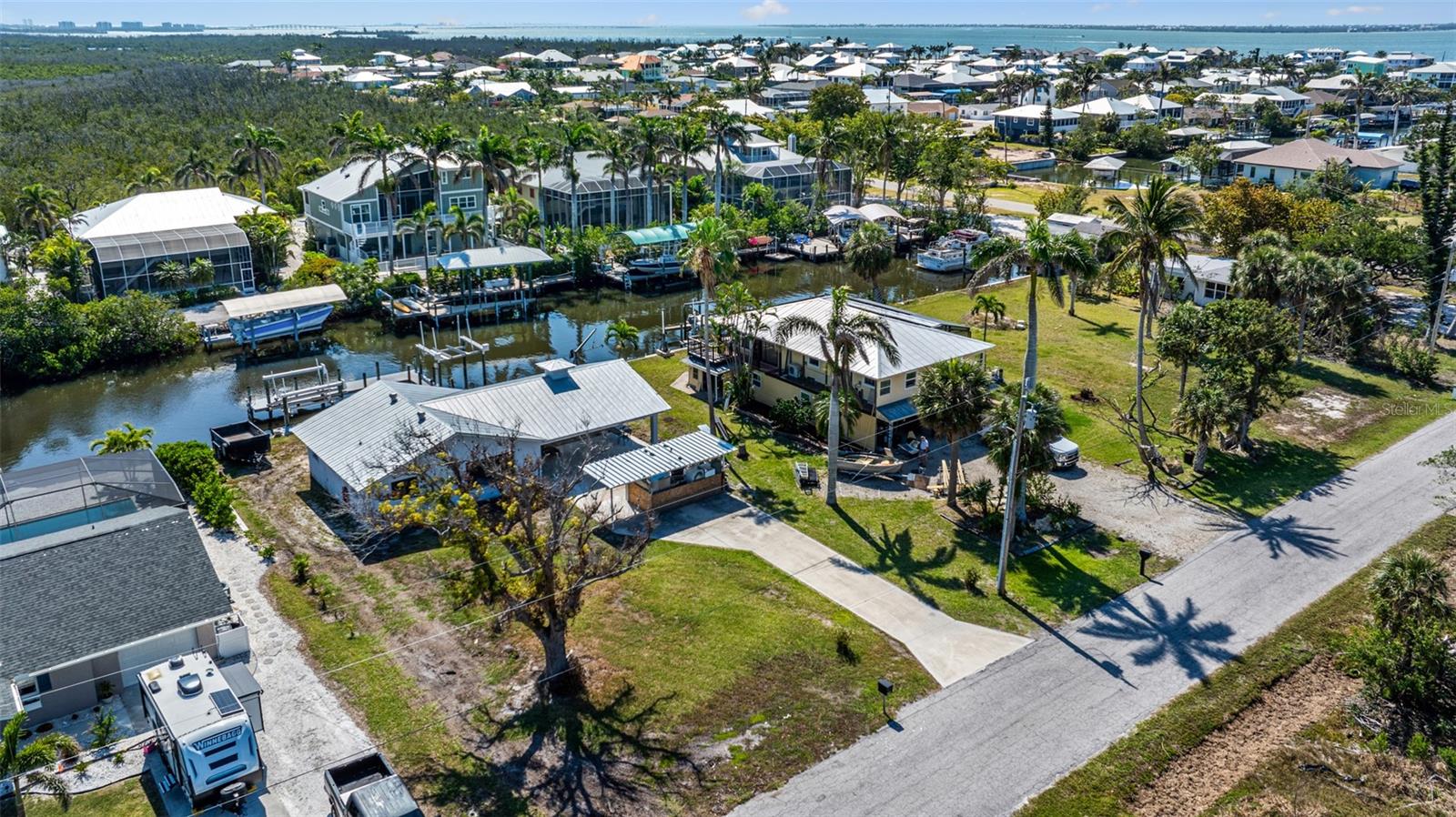 2560 BAYBREEZE ST, ST JAMES CITY, FL, 33956