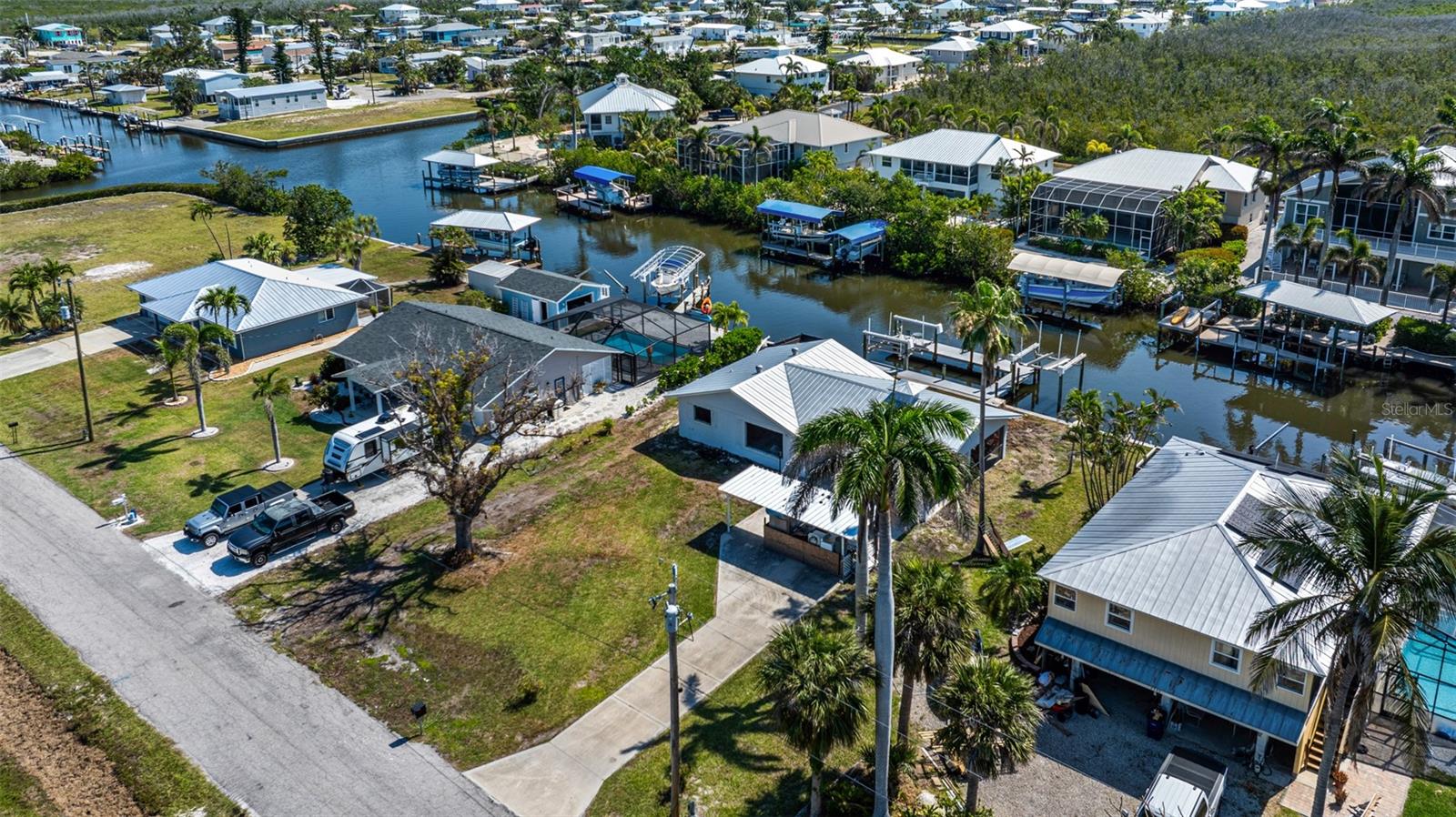 2560 BAYBREEZE ST, ST JAMES CITY, FL, 33956