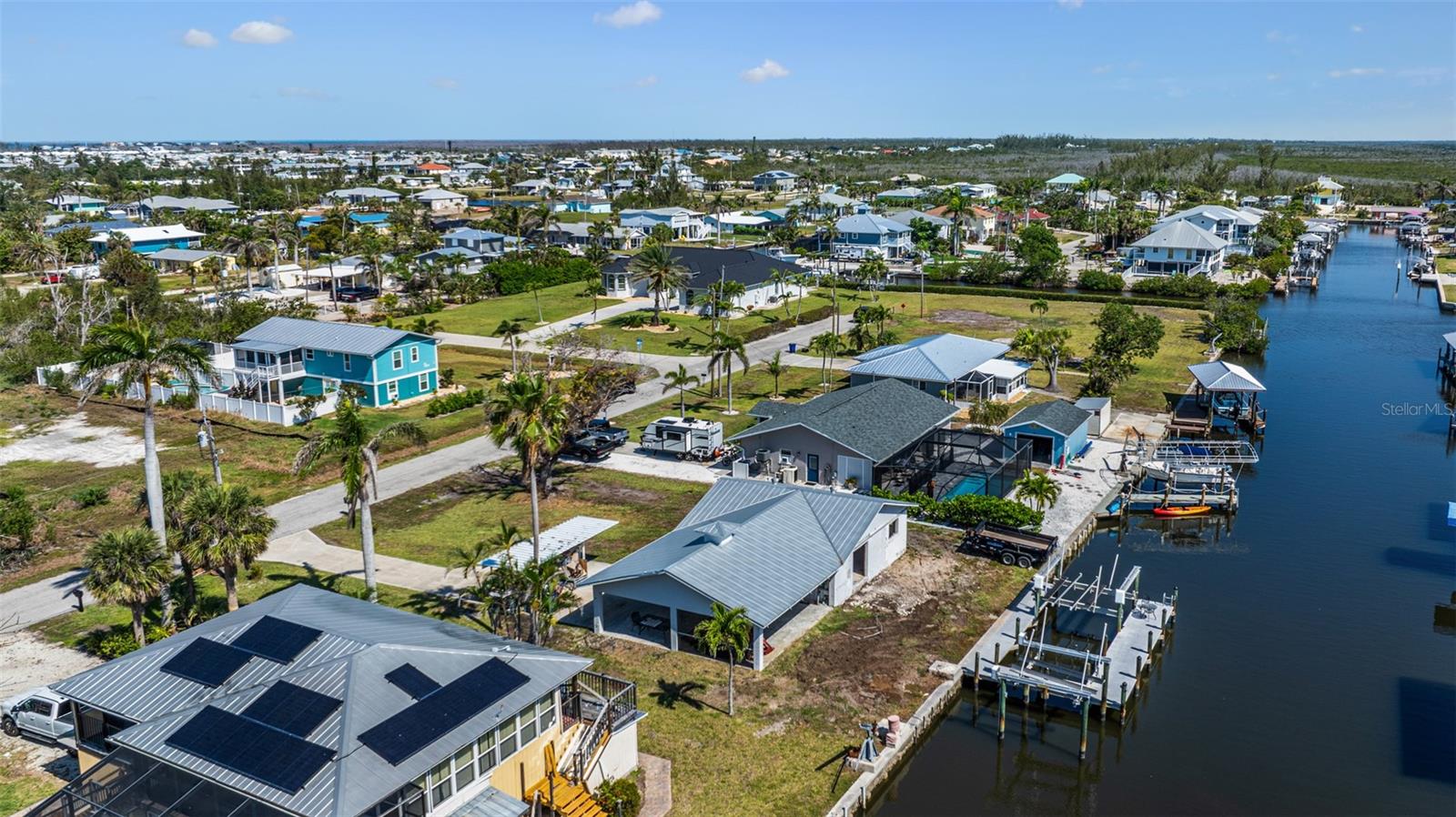 2560 BAYBREEZE ST, ST JAMES CITY, FL, 33956