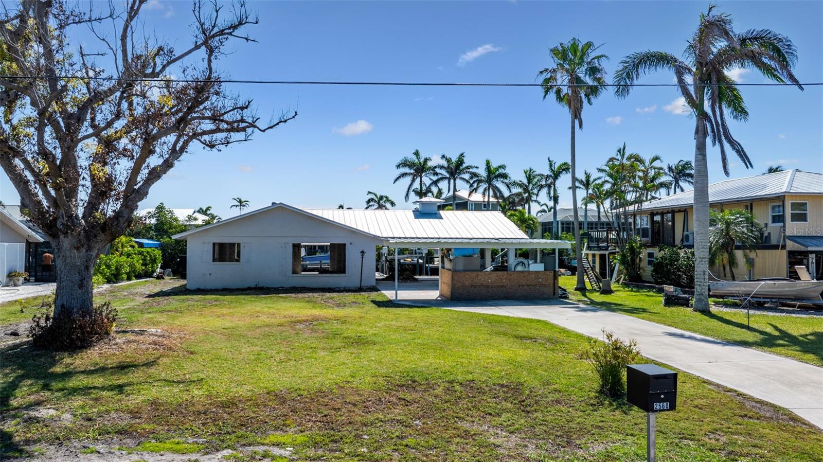 2560 BAYBREEZE ST, ST JAMES CITY, FL, 33956