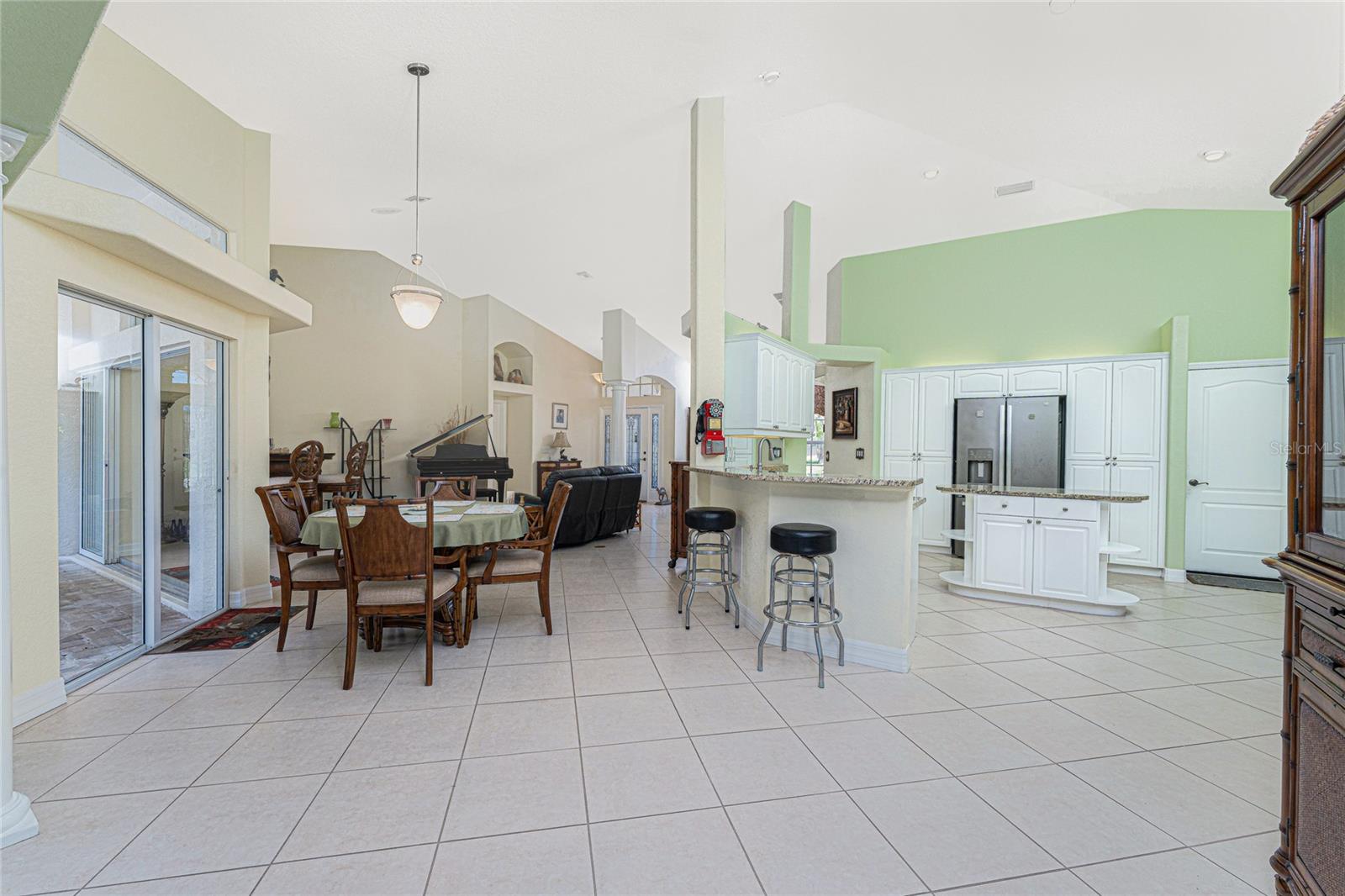 810 ROTONDA CIR, ROTONDA WEST, FL, 33947