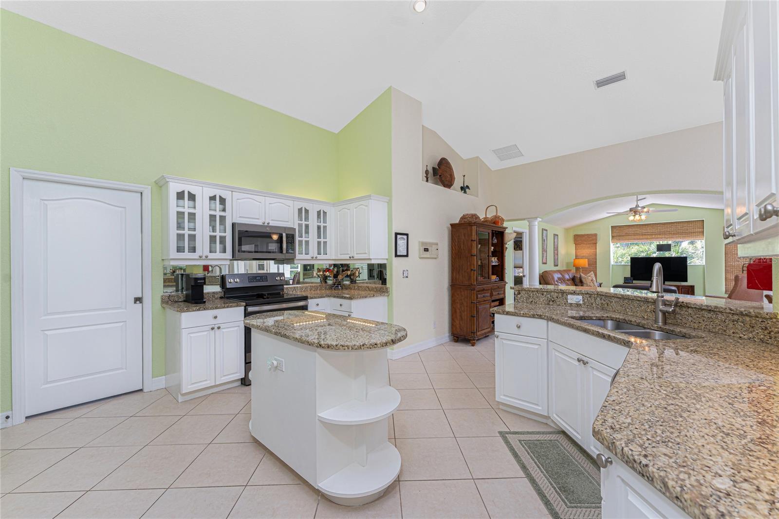 810 ROTONDA CIR, ROTONDA WEST, FL, 33947