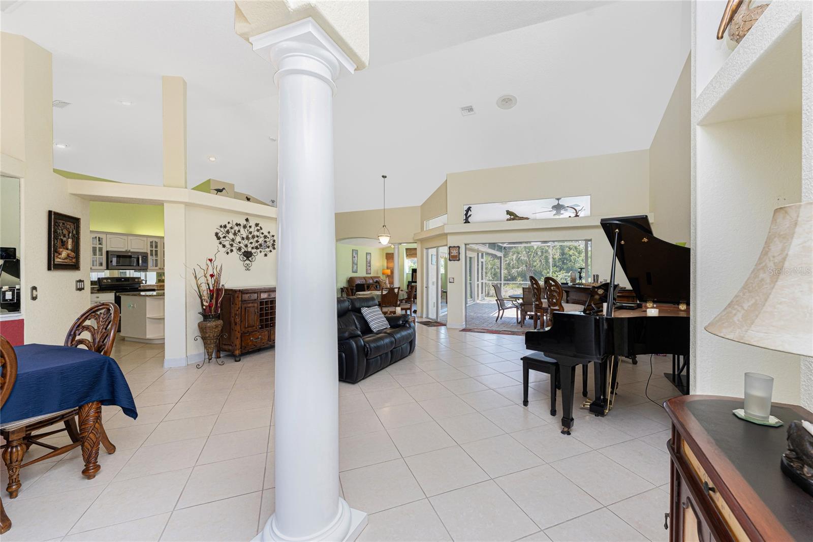 810 ROTONDA CIR, ROTONDA WEST, FL, 33947