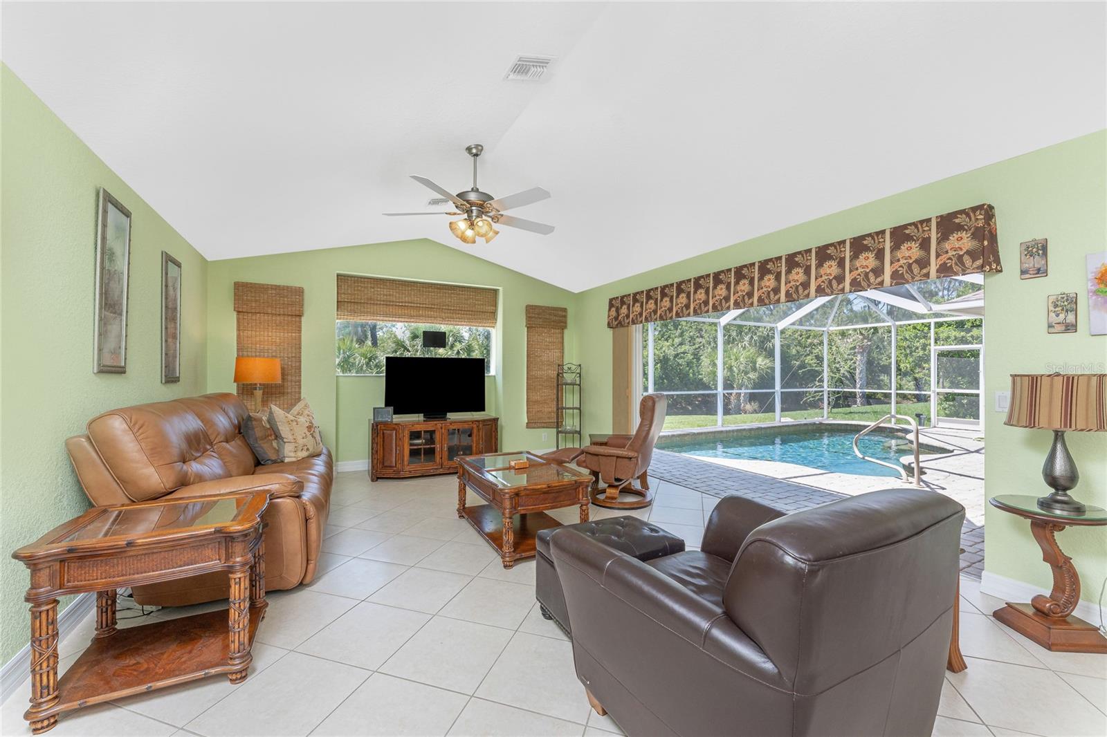 810 ROTONDA CIR, ROTONDA WEST, FL, 33947