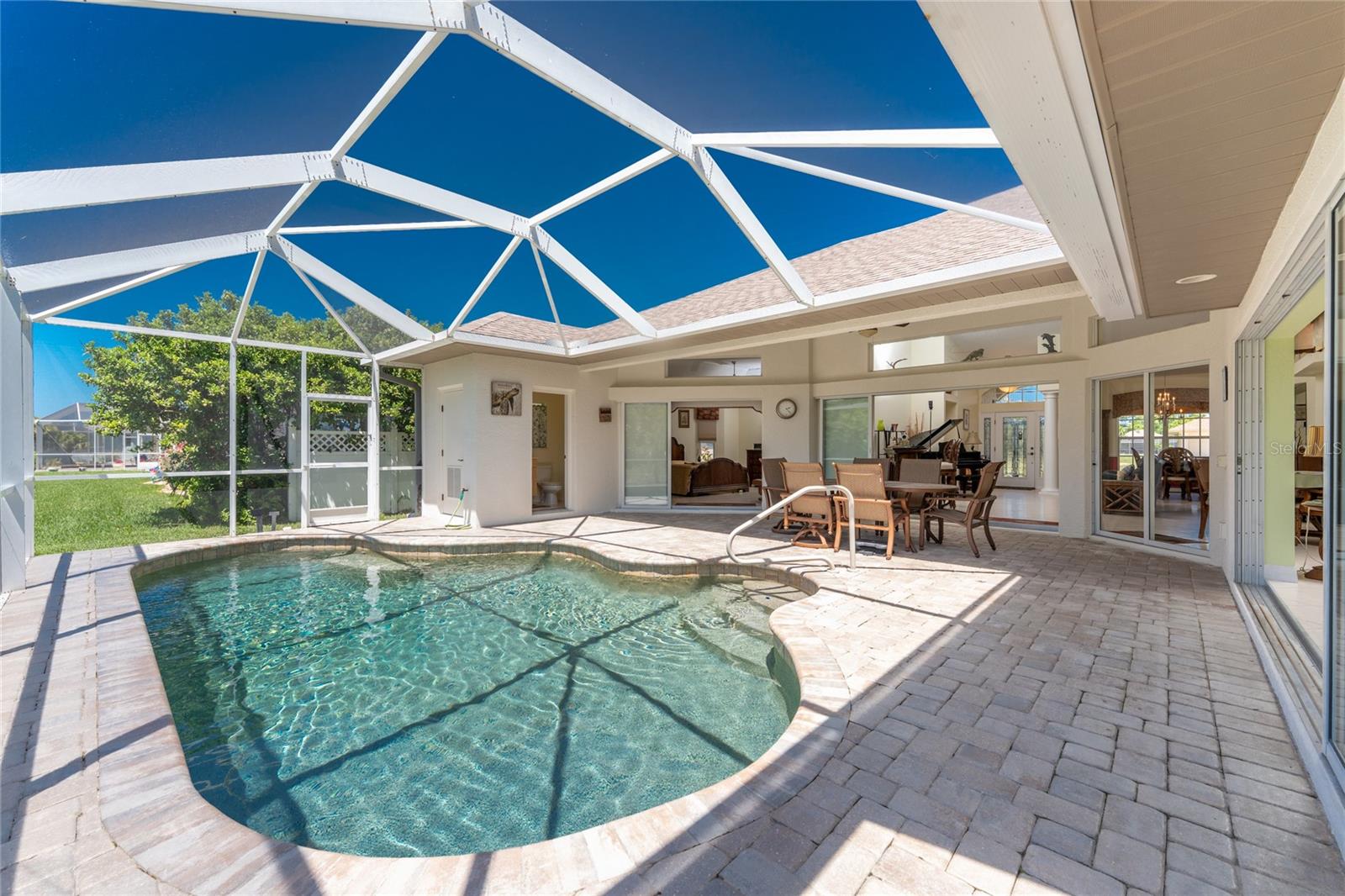 810 ROTONDA CIR, ROTONDA WEST, FL, 33947