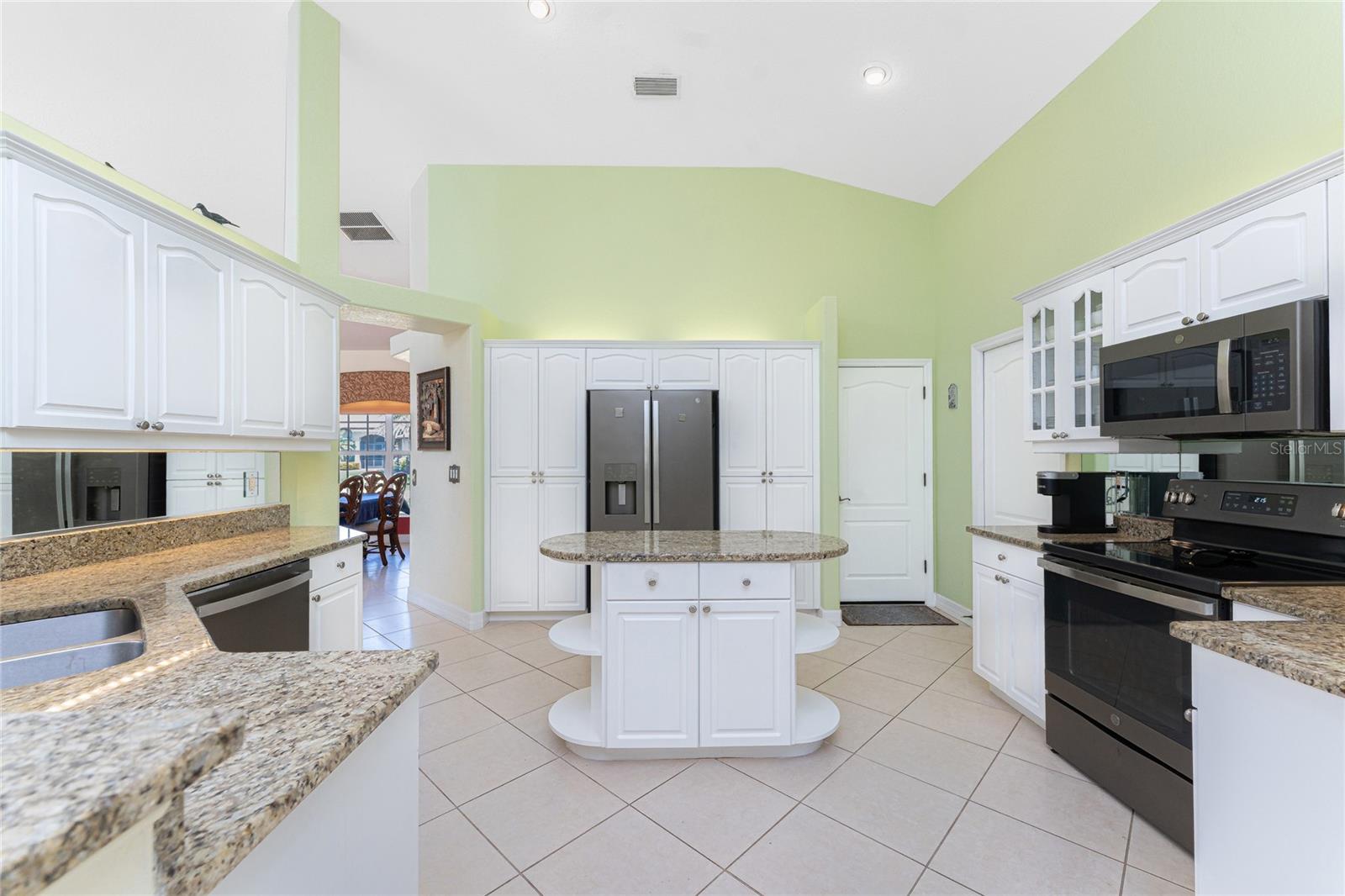 810 ROTONDA CIR, ROTONDA WEST, FL, 33947