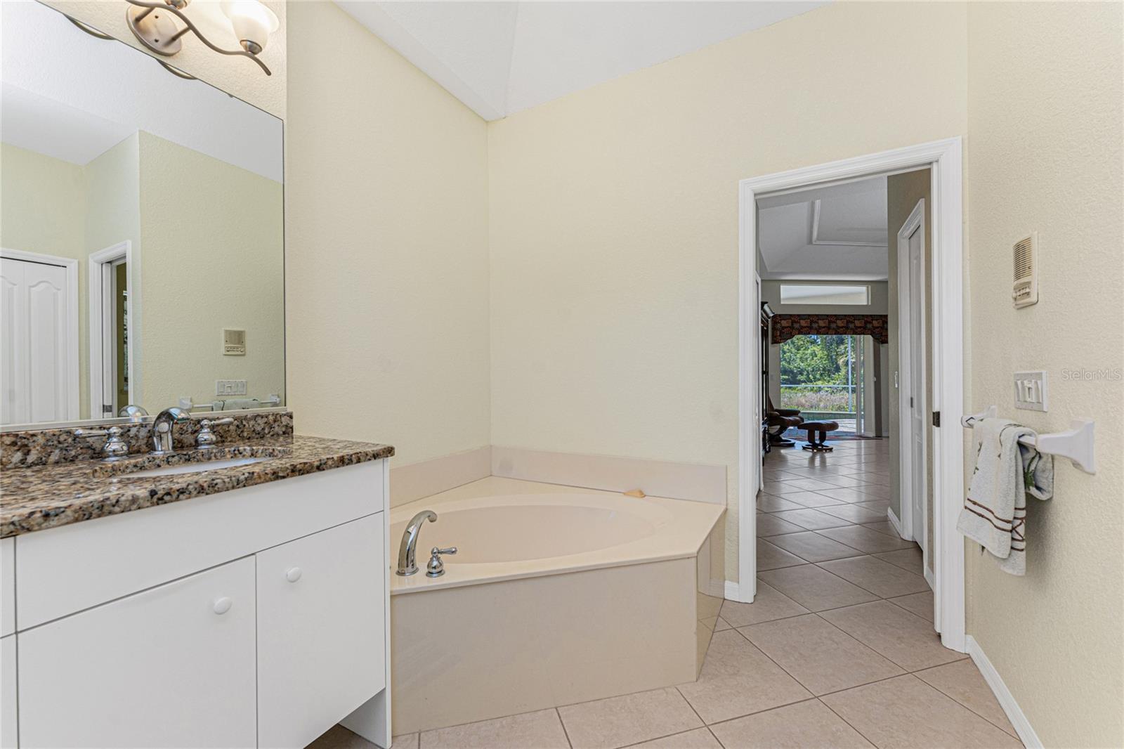 810 ROTONDA CIR, ROTONDA WEST, FL, 33947