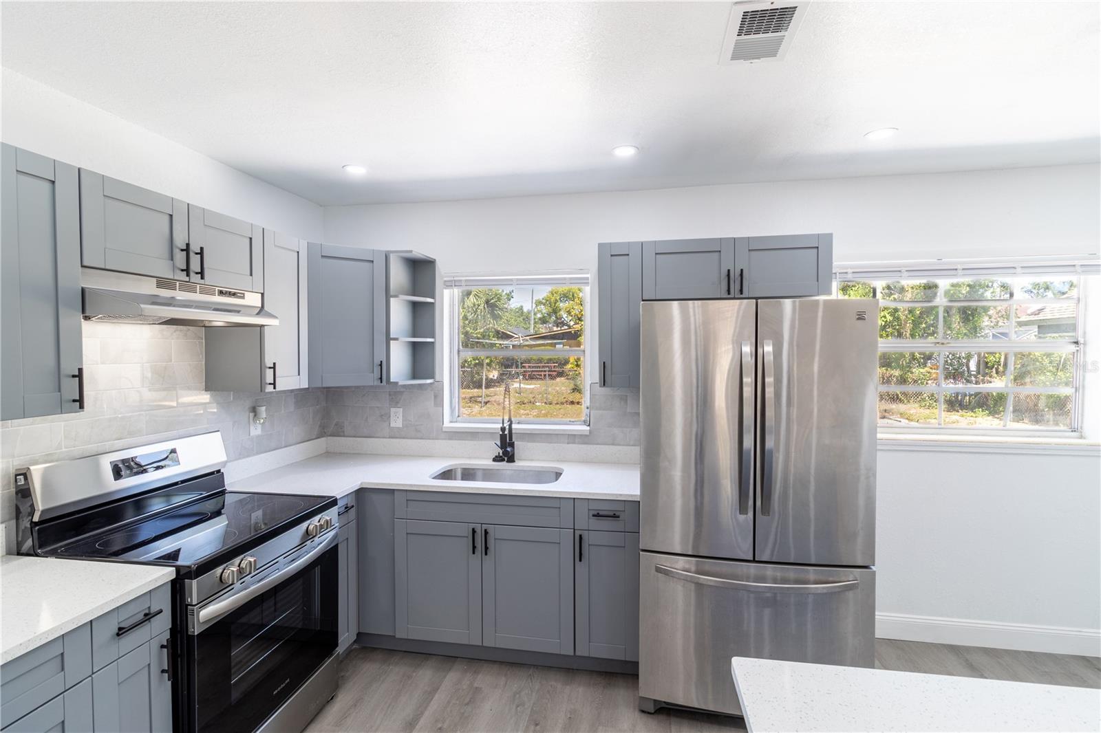 704 E 114TH AVE, TAMPA, FL, 33612