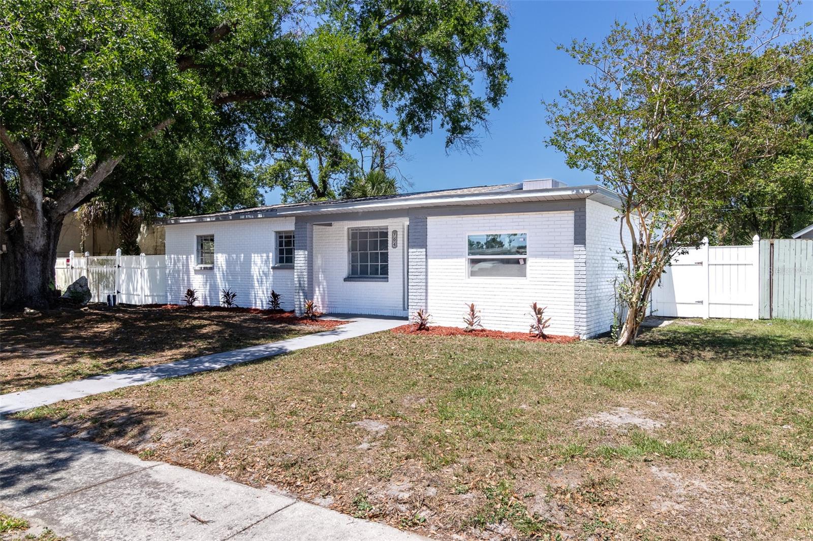 704 E 114TH AVE, TAMPA, FL, 33612