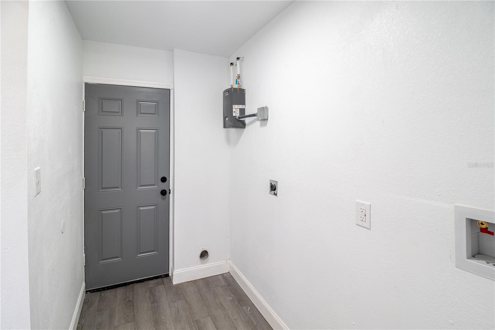 704 E 114TH AVE, TAMPA, FL, 33612