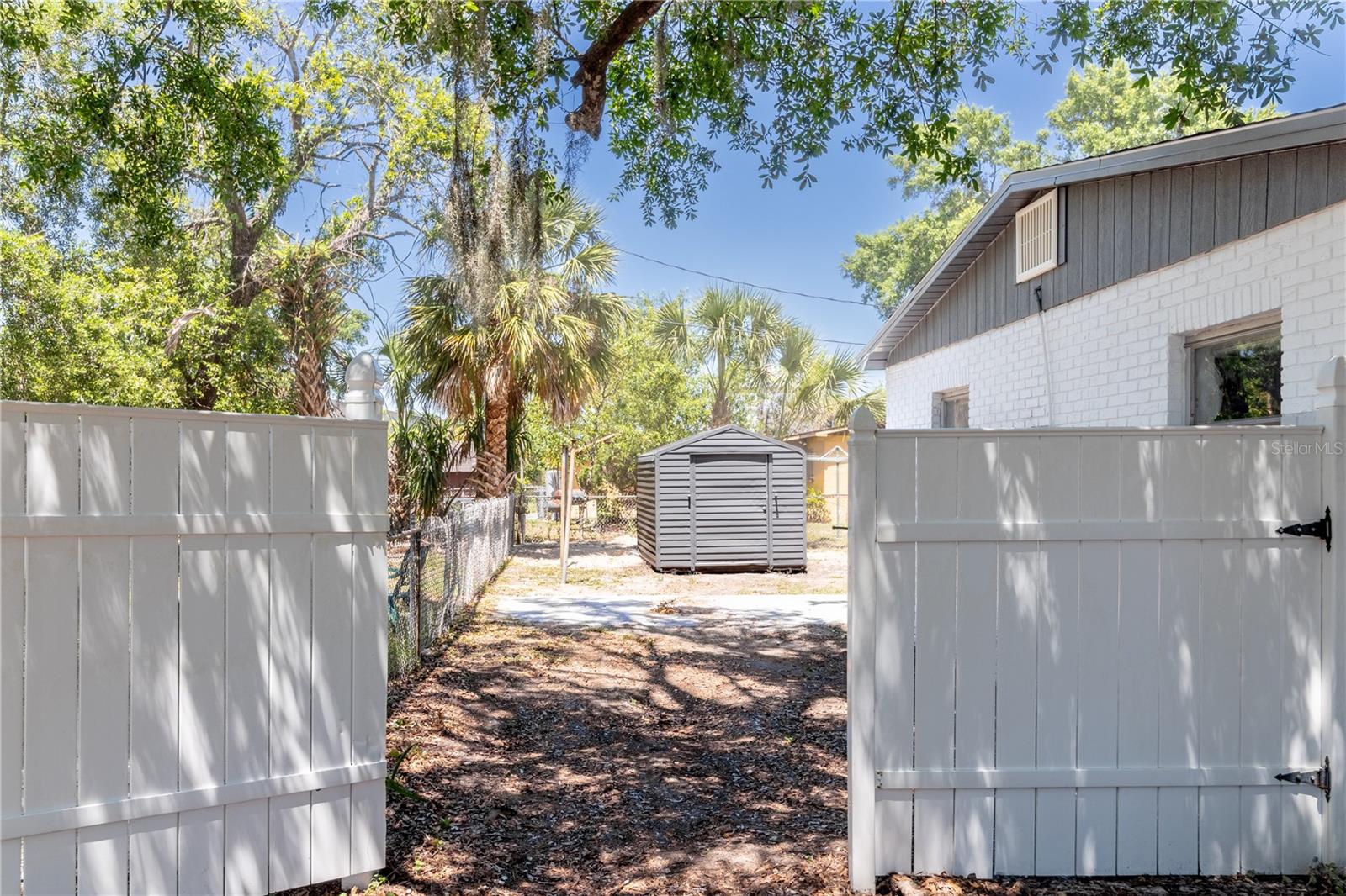 704 E 114TH AVE, TAMPA, FL, 33612