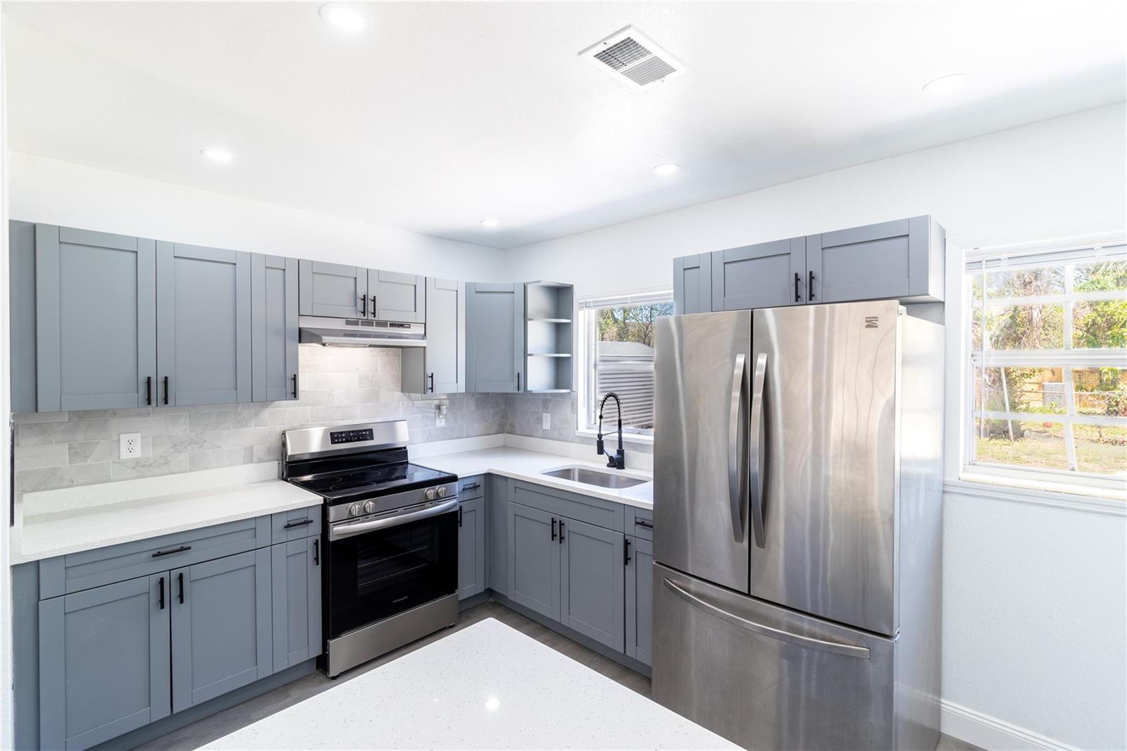 704 E 114TH AVE, TAMPA, FL, 33612