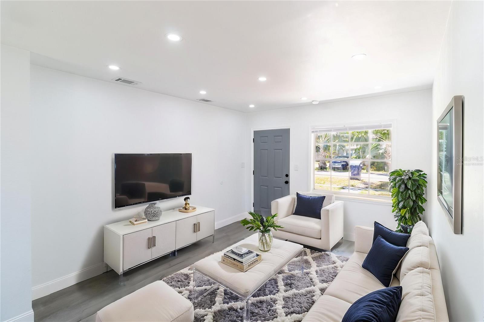 704 E 114TH AVE, TAMPA, FL, 33612