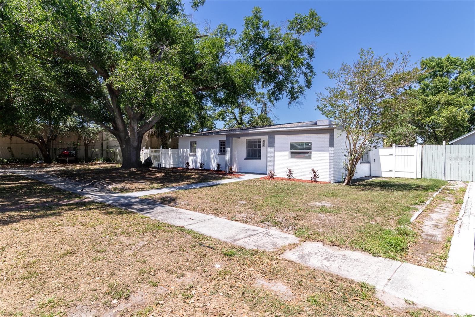 704 E 114TH AVE, TAMPA, FL, 33612