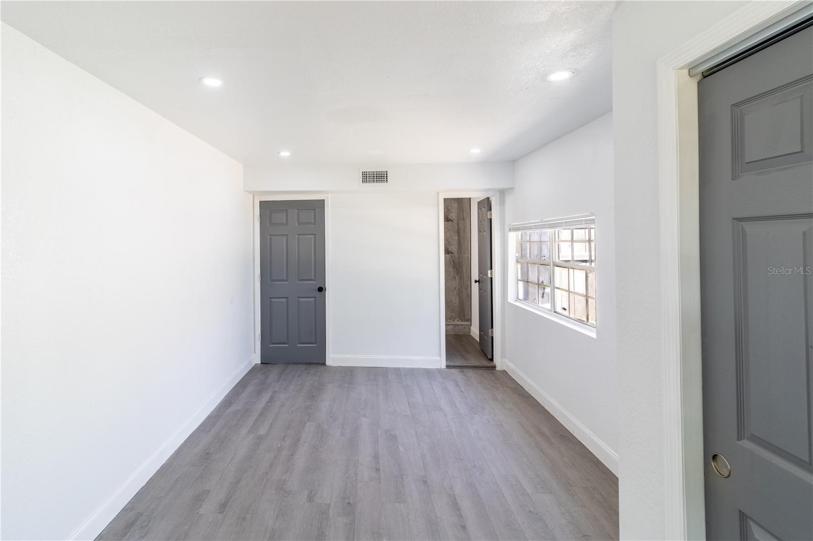 704 E 114TH AVE, TAMPA, FL, 33612