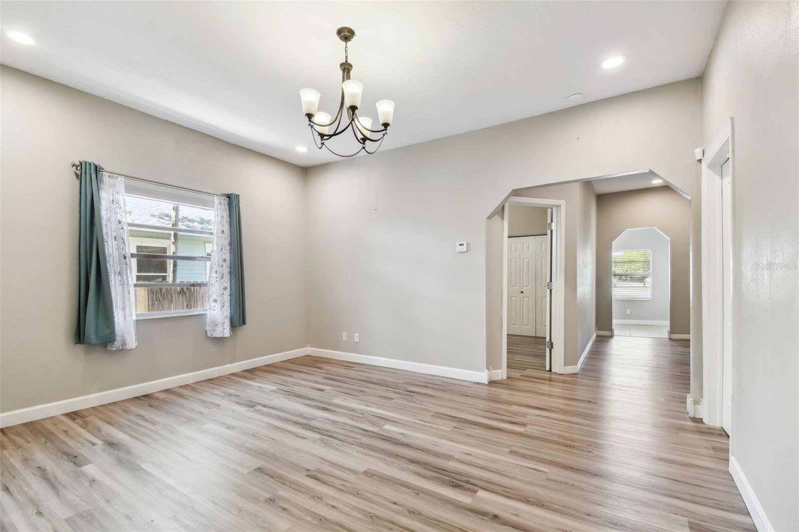 6939 3RD ST N, ST PETERSBURG, FL, 33702