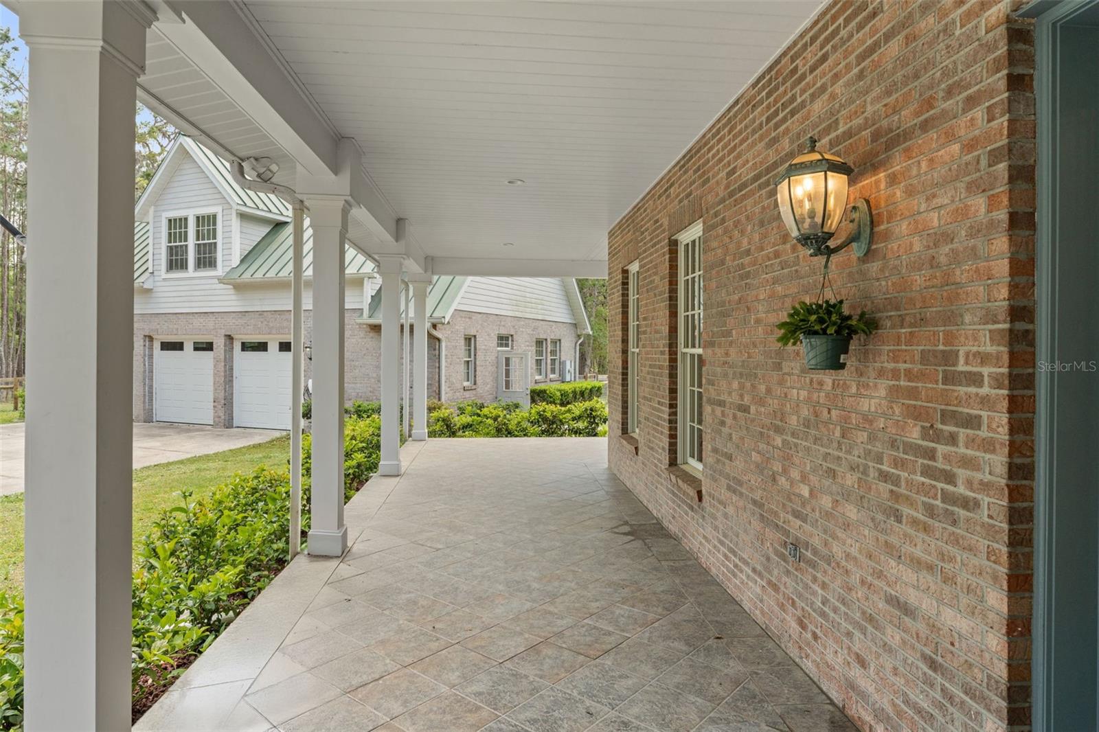 W7874617 Property Photo