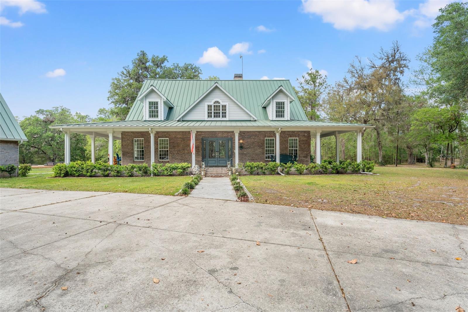 W7874617 Property Photo