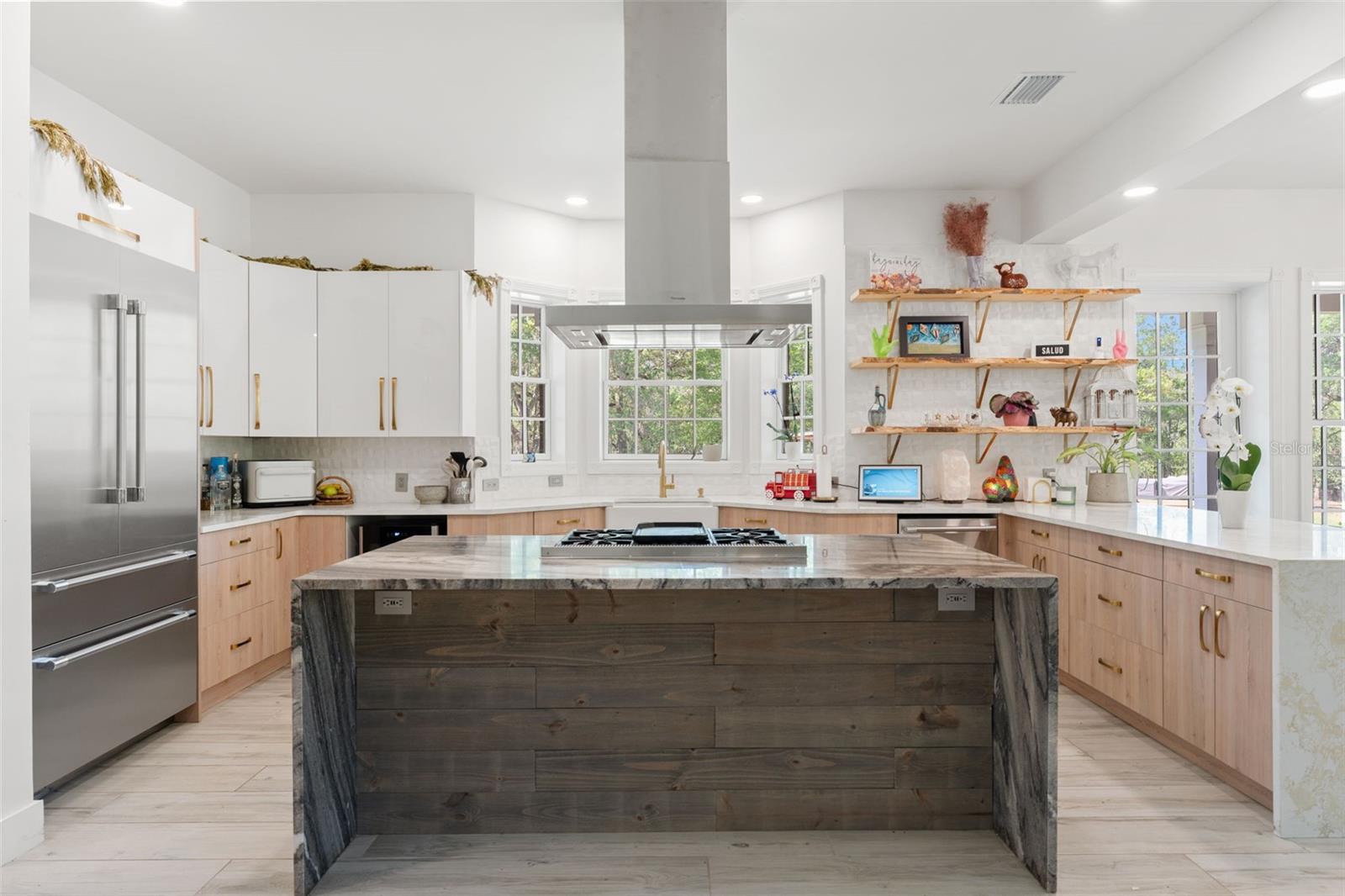 W7874617 Property Photo