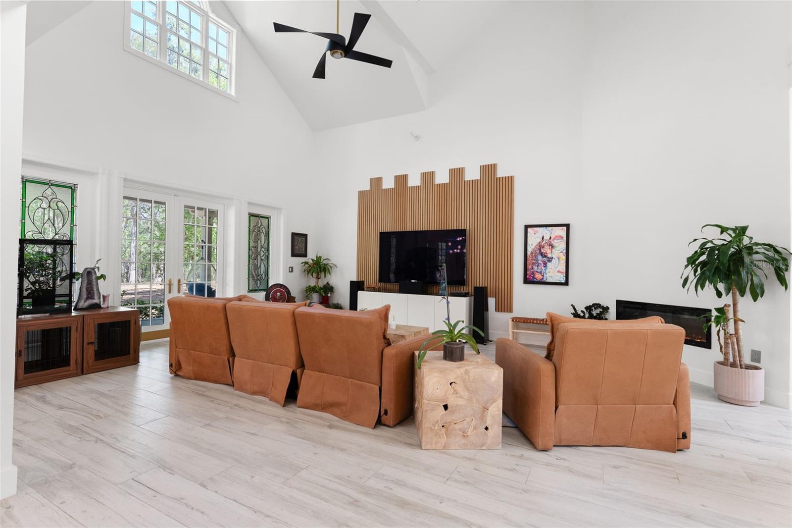 W7874617 Property Photo