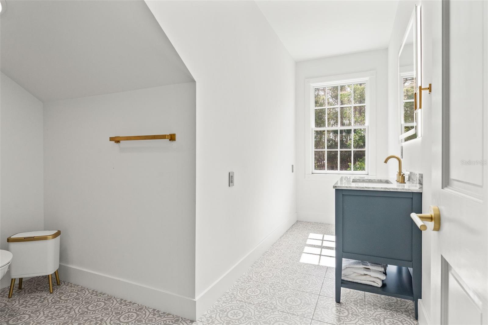 W7874617 Property Photo