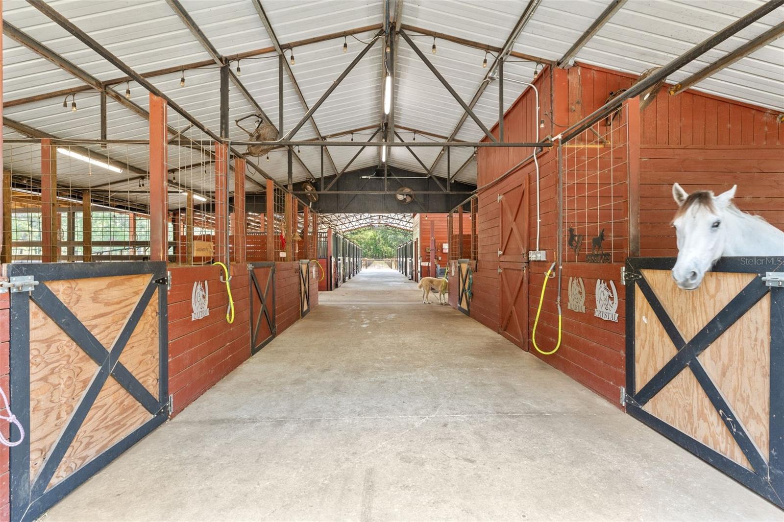 W7874617 Property Photo