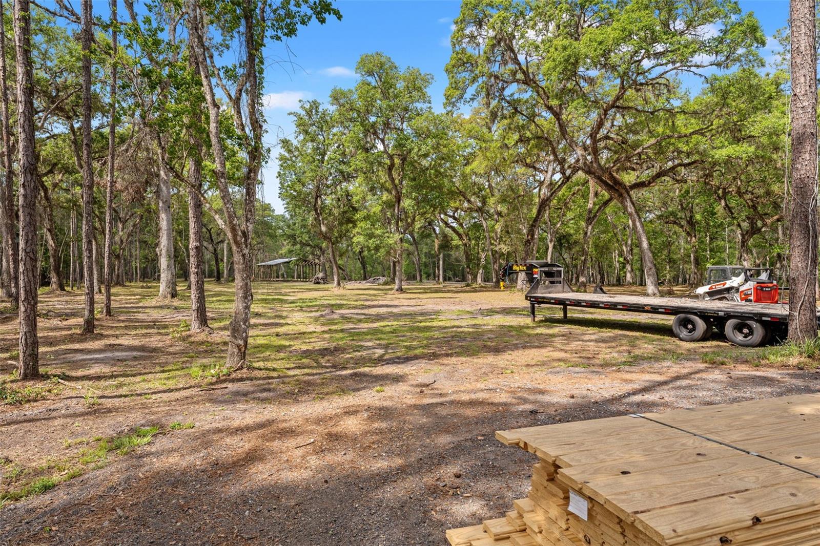 W7874617 Property Photo