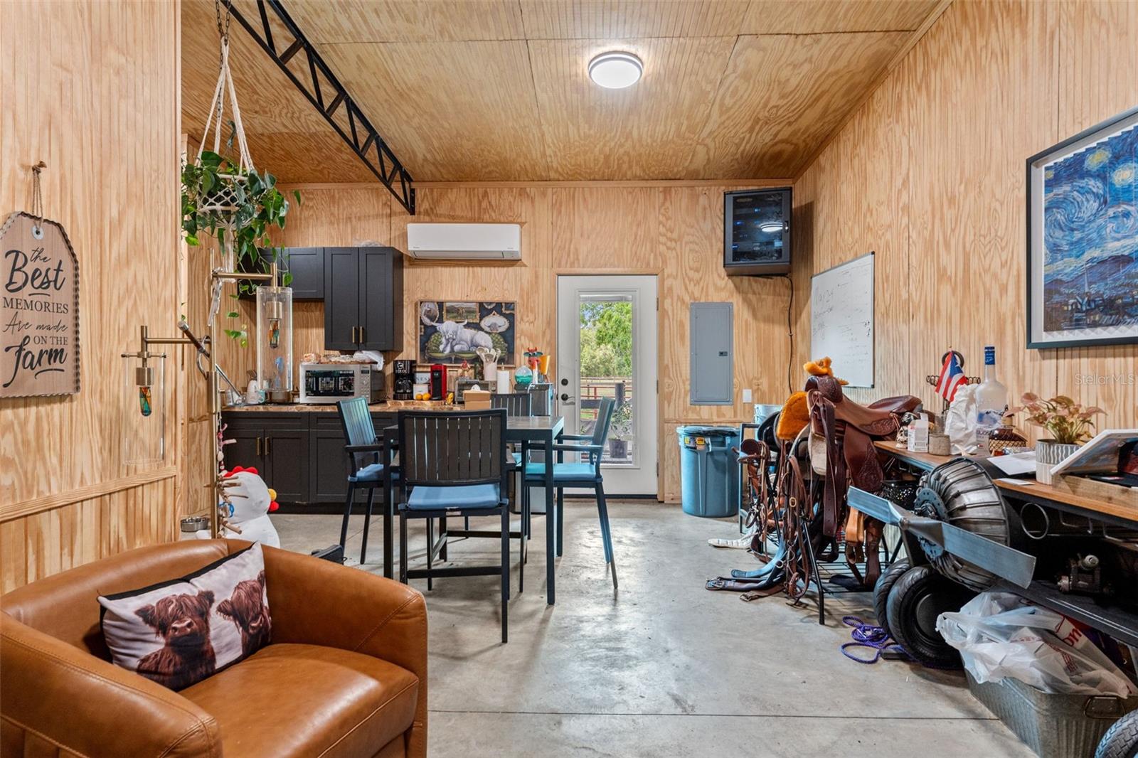 W7874617 Property Photo