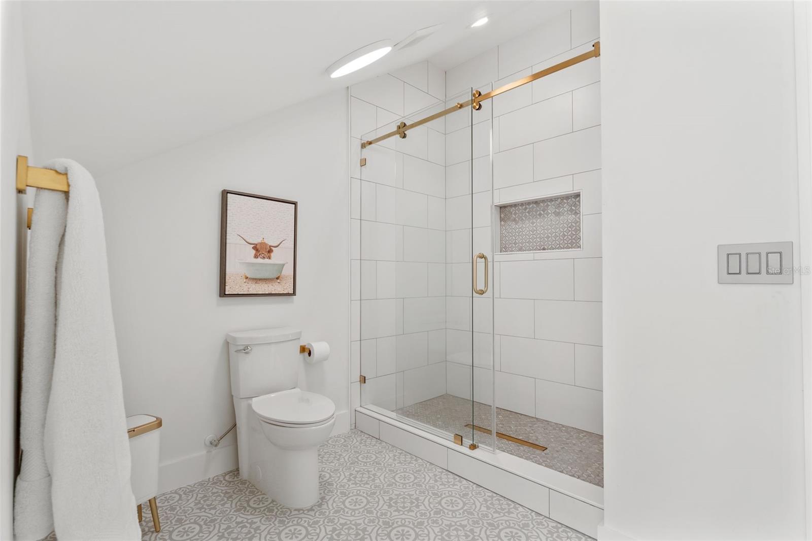 W7874617 Property Photo