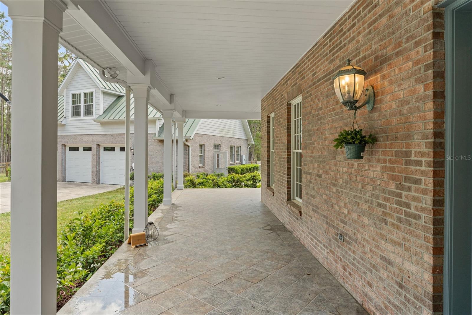 W7874617 Property Photo