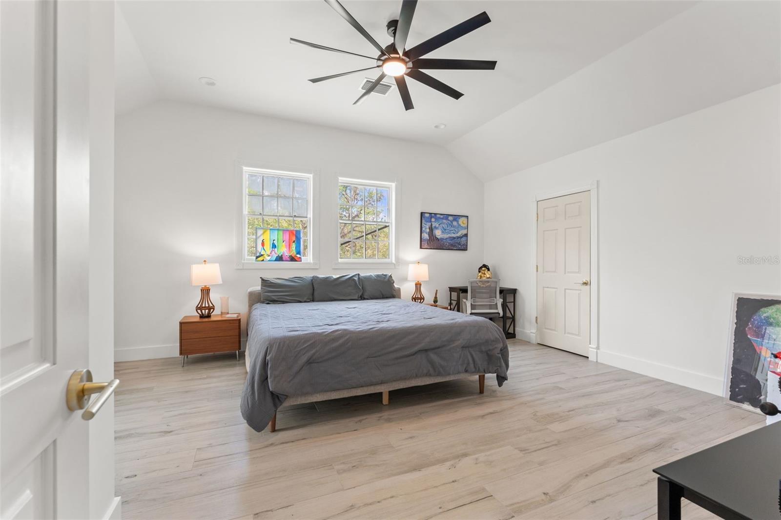 W7874617 Property Photo