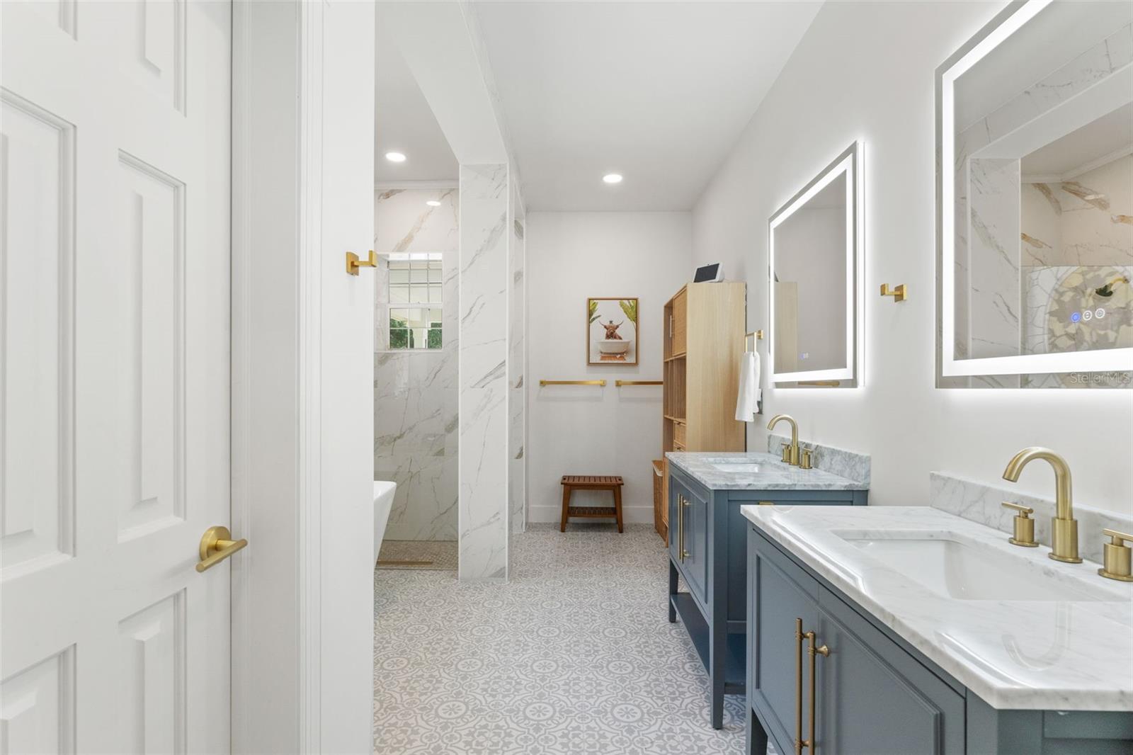 W7874617 Property Photo