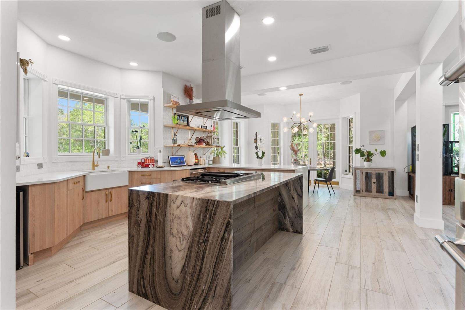 W7874617 Property Photo