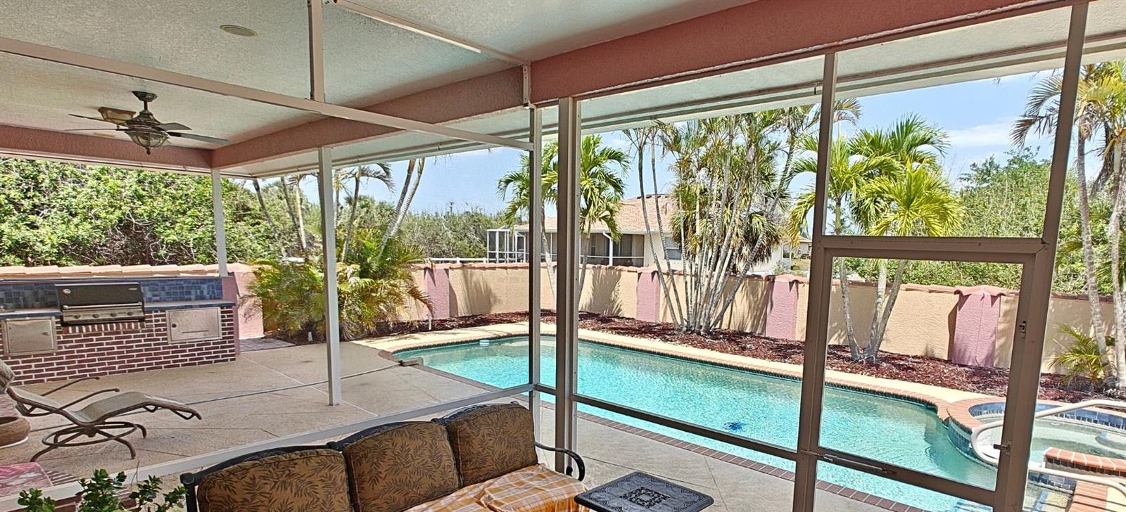 8233 BURWELL CIR, PORT CHARLOTTE, FL, 33981