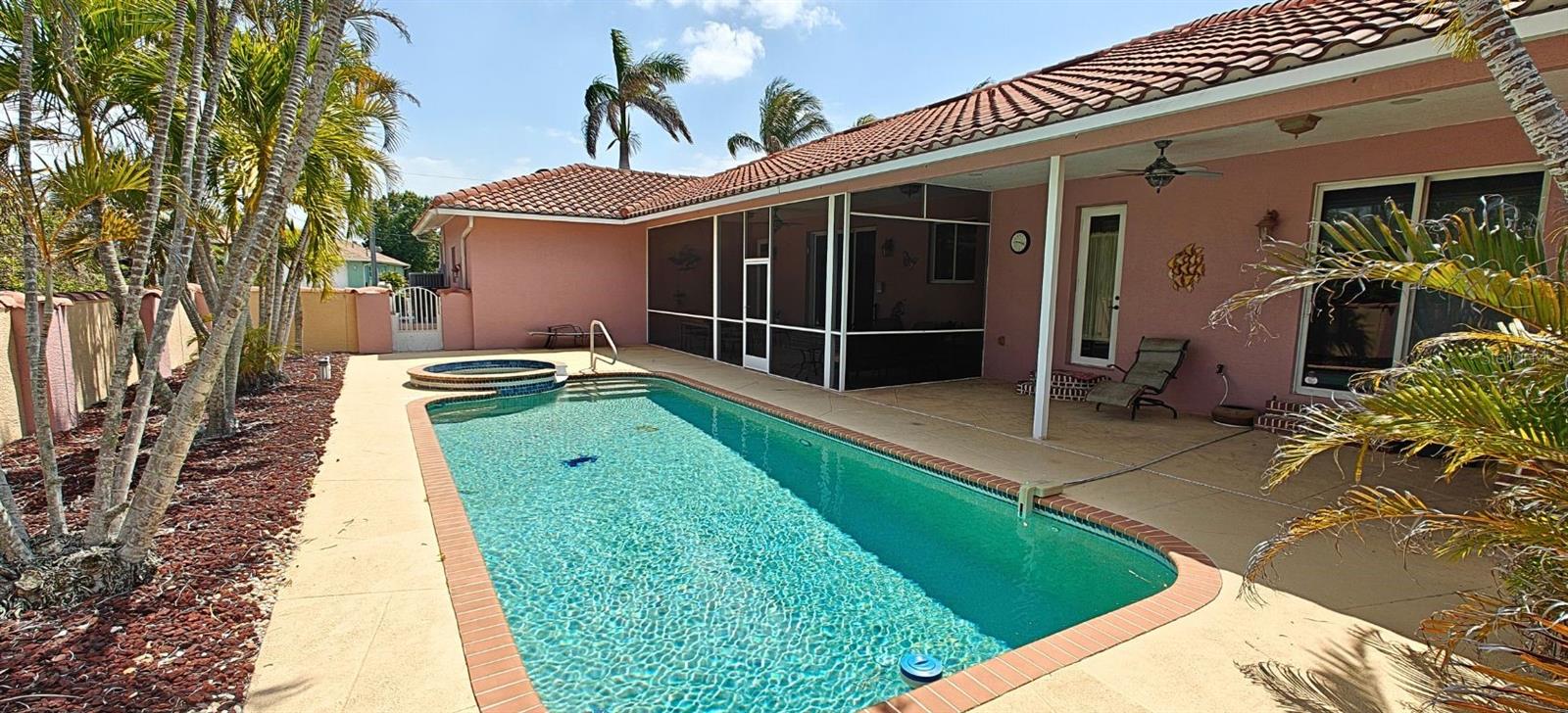 8233 BURWELL CIR, PORT CHARLOTTE, FL, 33981