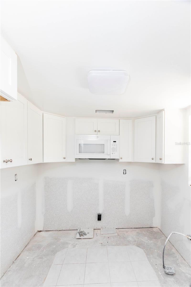 4609 MARINE PKWY #102, NEW PORT RICHEY, FL, 34652