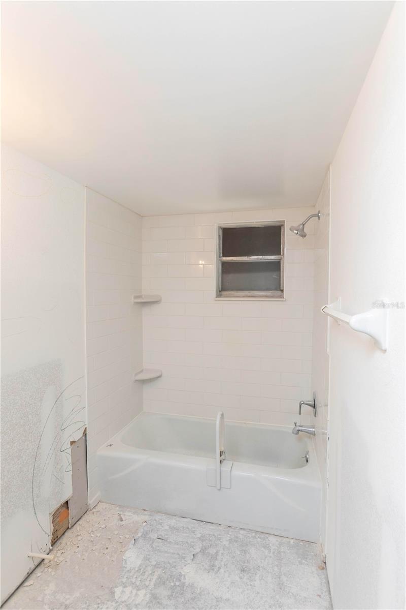 4609 MARINE PKWY #102, NEW PORT RICHEY, FL, 34652