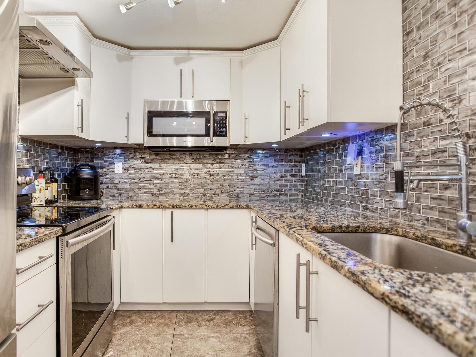 2700 COVE CAY DR #1-2D, CLEARWATER, FL, 33760