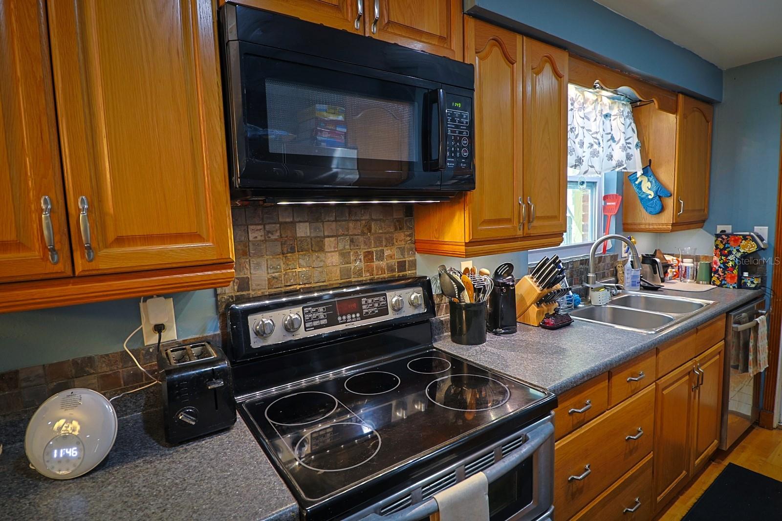 1 COSMOS DR, ORLANDO, FL, 32807