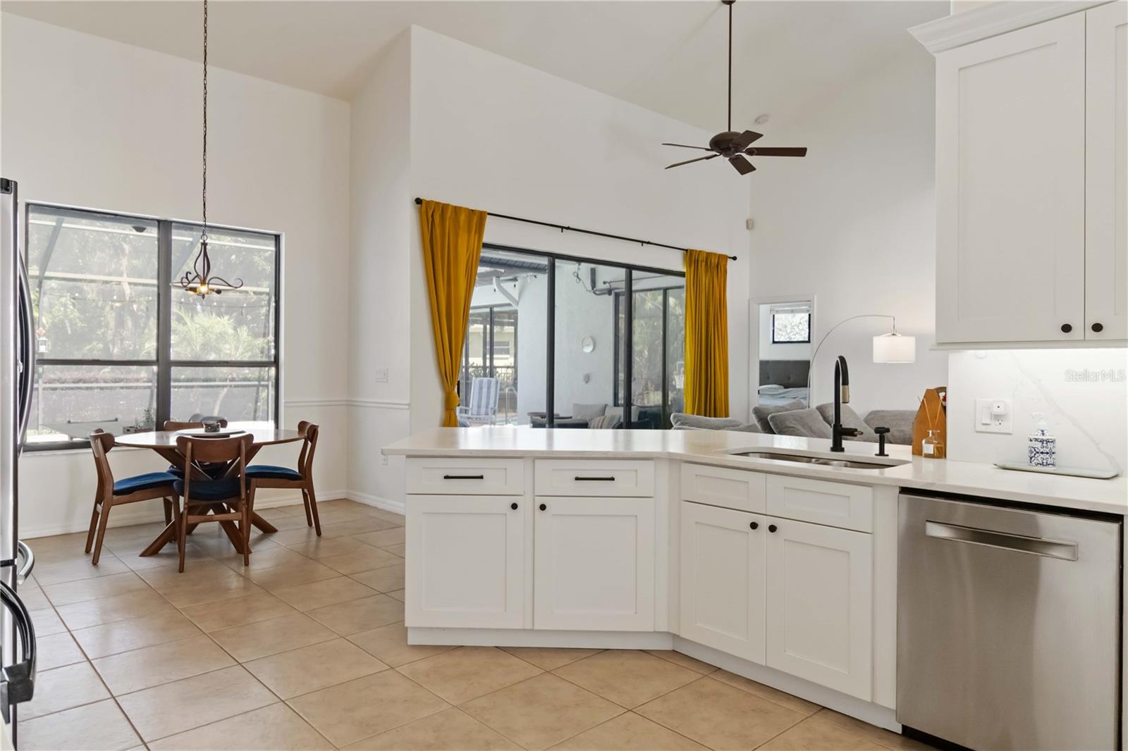 3329 CYPRESS LANDING DR, VALRICO, FL, 33596