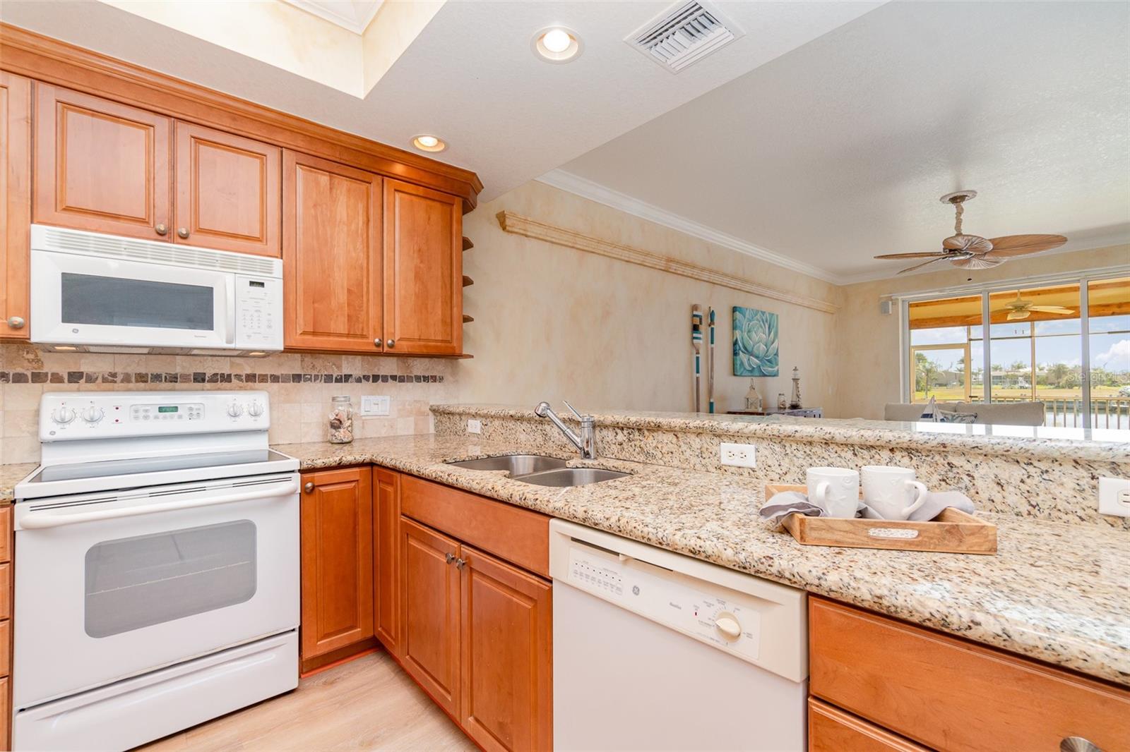 3228 PURPLE MARTIN DR #116, PUNTA GORDA, FL, 33950