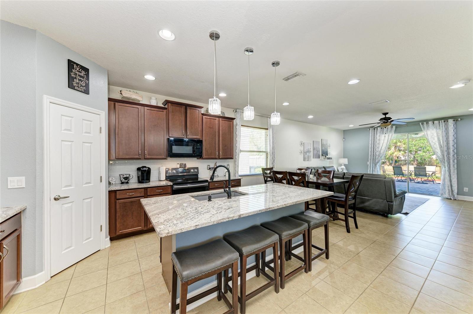 8243 NANDINA DR, SARASOTA, FL, 34240
