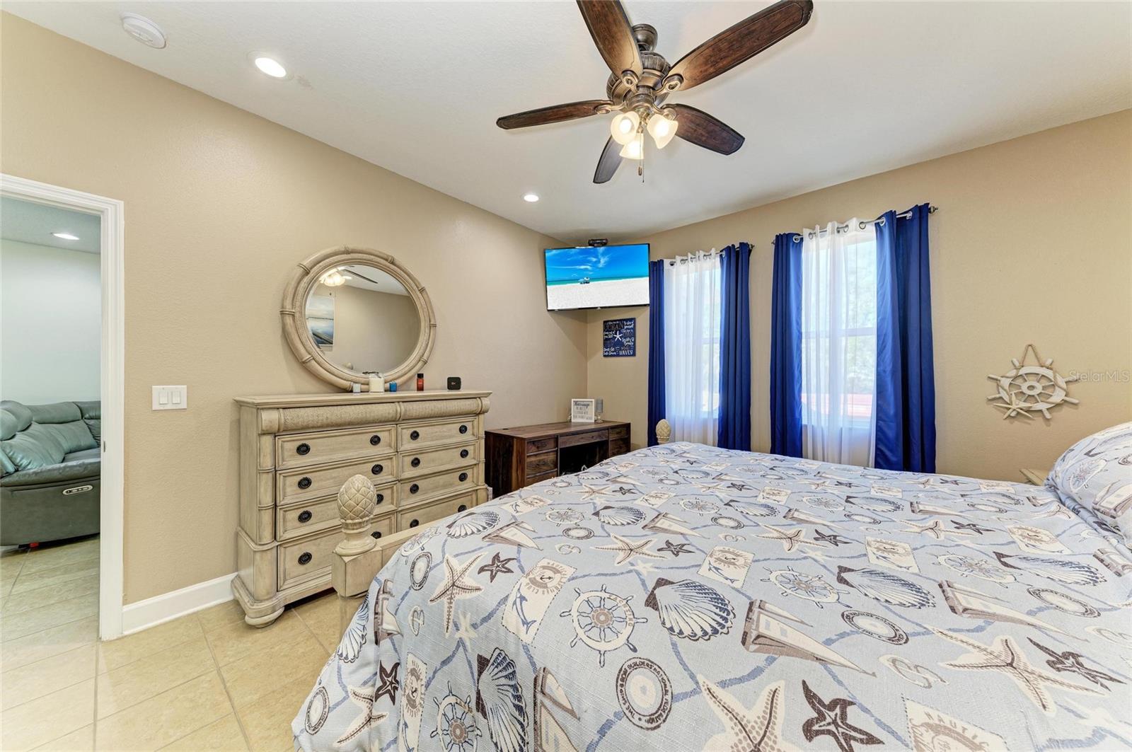 8243 NANDINA DR, SARASOTA, FL, 34240