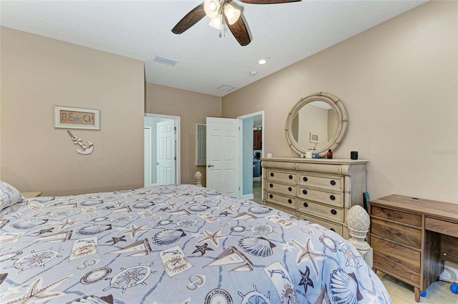 8243 NANDINA DR, SARASOTA, FL, 34240