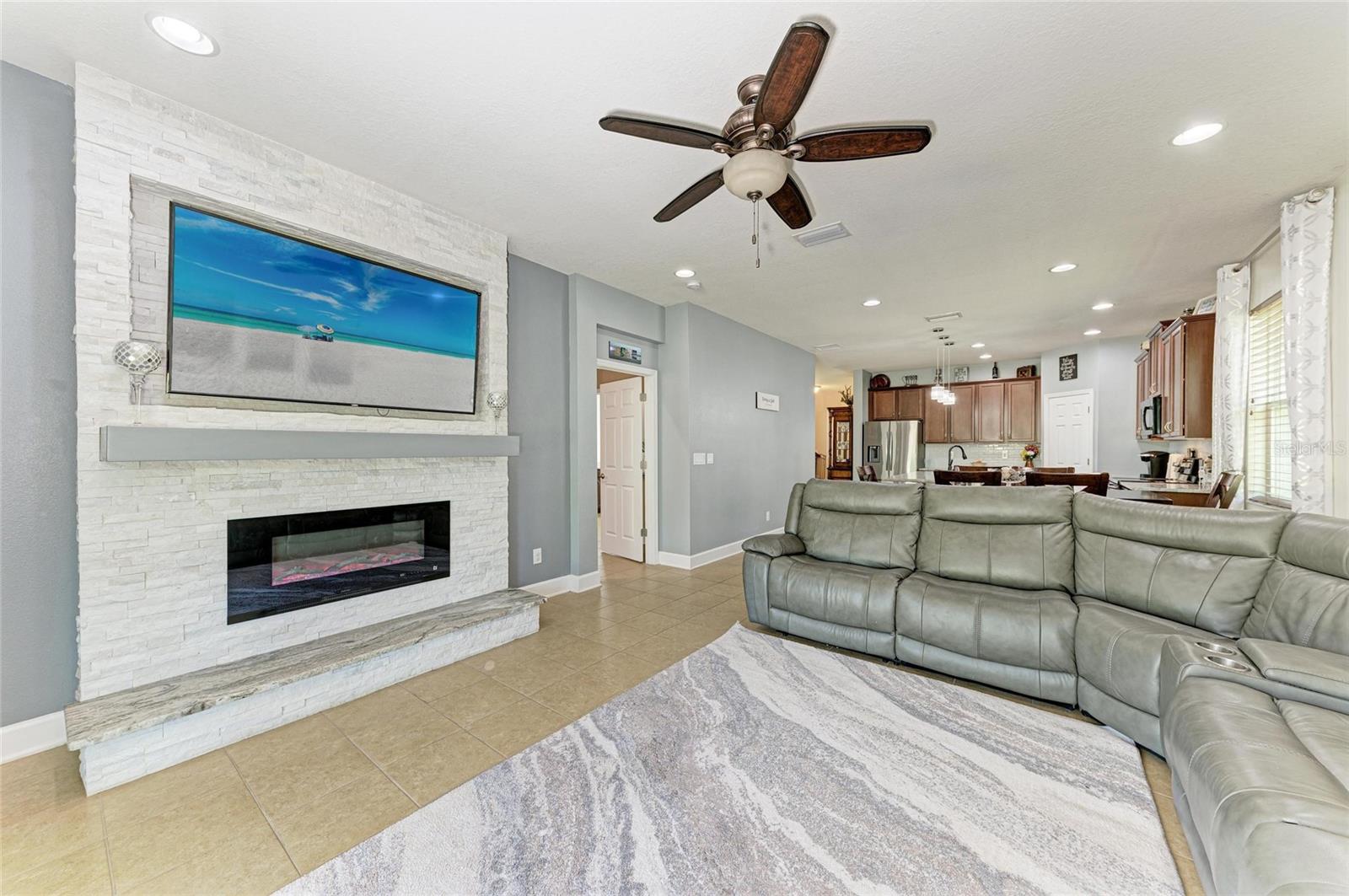 8243 NANDINA DR, SARASOTA, FL, 34240
