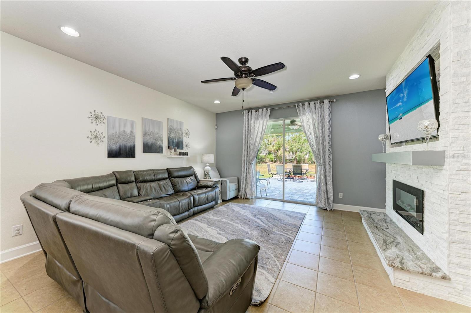 8243 NANDINA DR, SARASOTA, FL, 34240