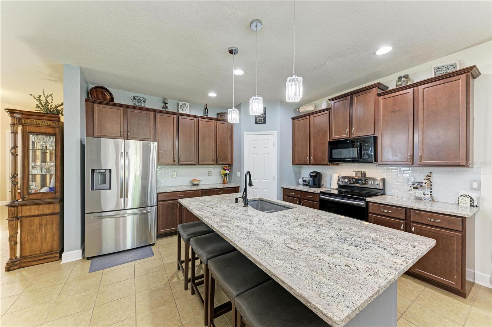 8243 NANDINA DR, SARASOTA, FL, 34240
