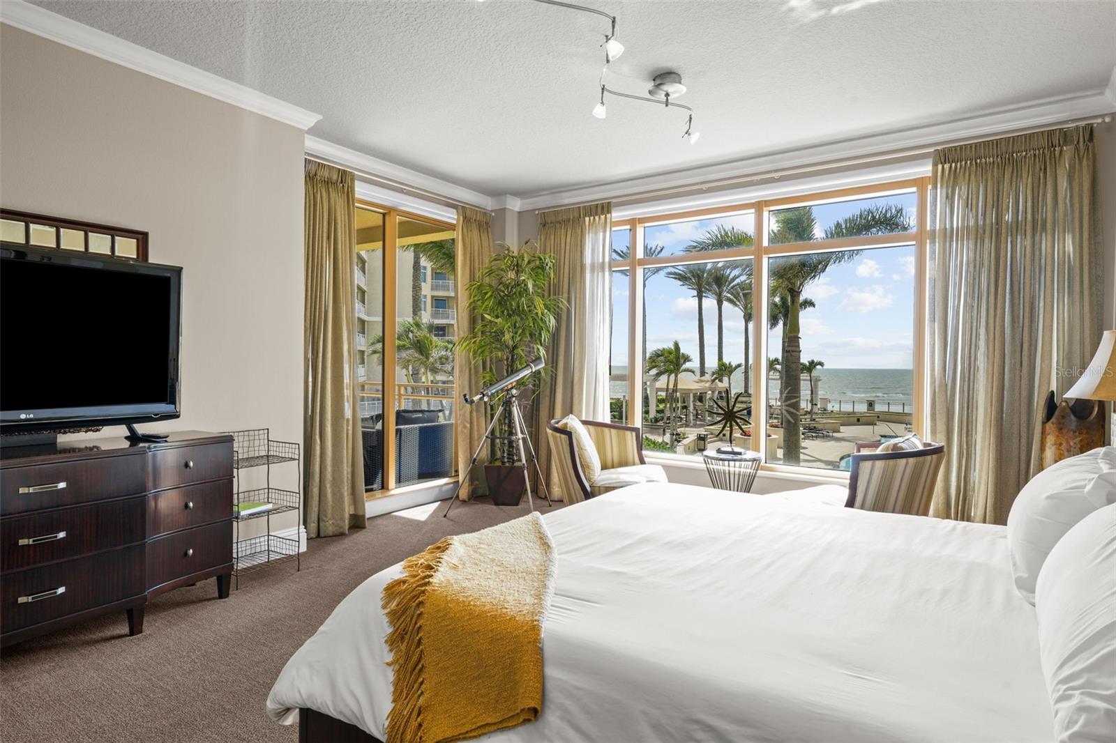 470 MANDALAY AVE #403, CLEARWATER BEACH, FL, 33767