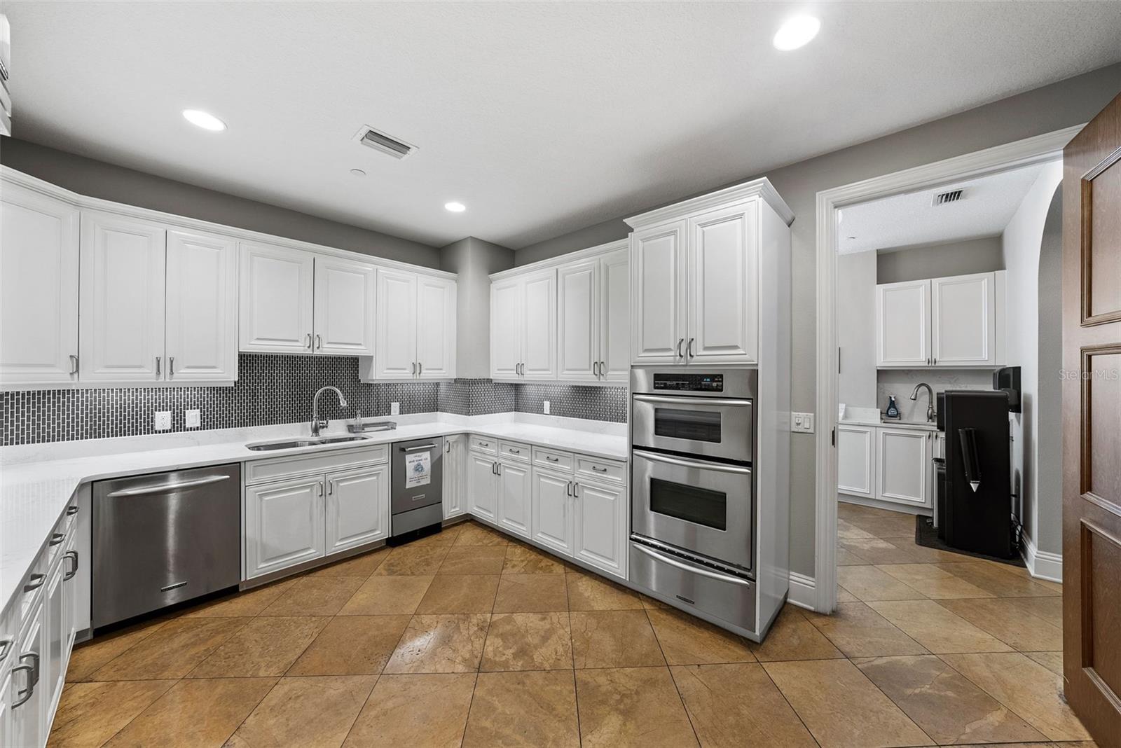 470 MANDALAY AVE #403, CLEARWATER BEACH, FL, 33767